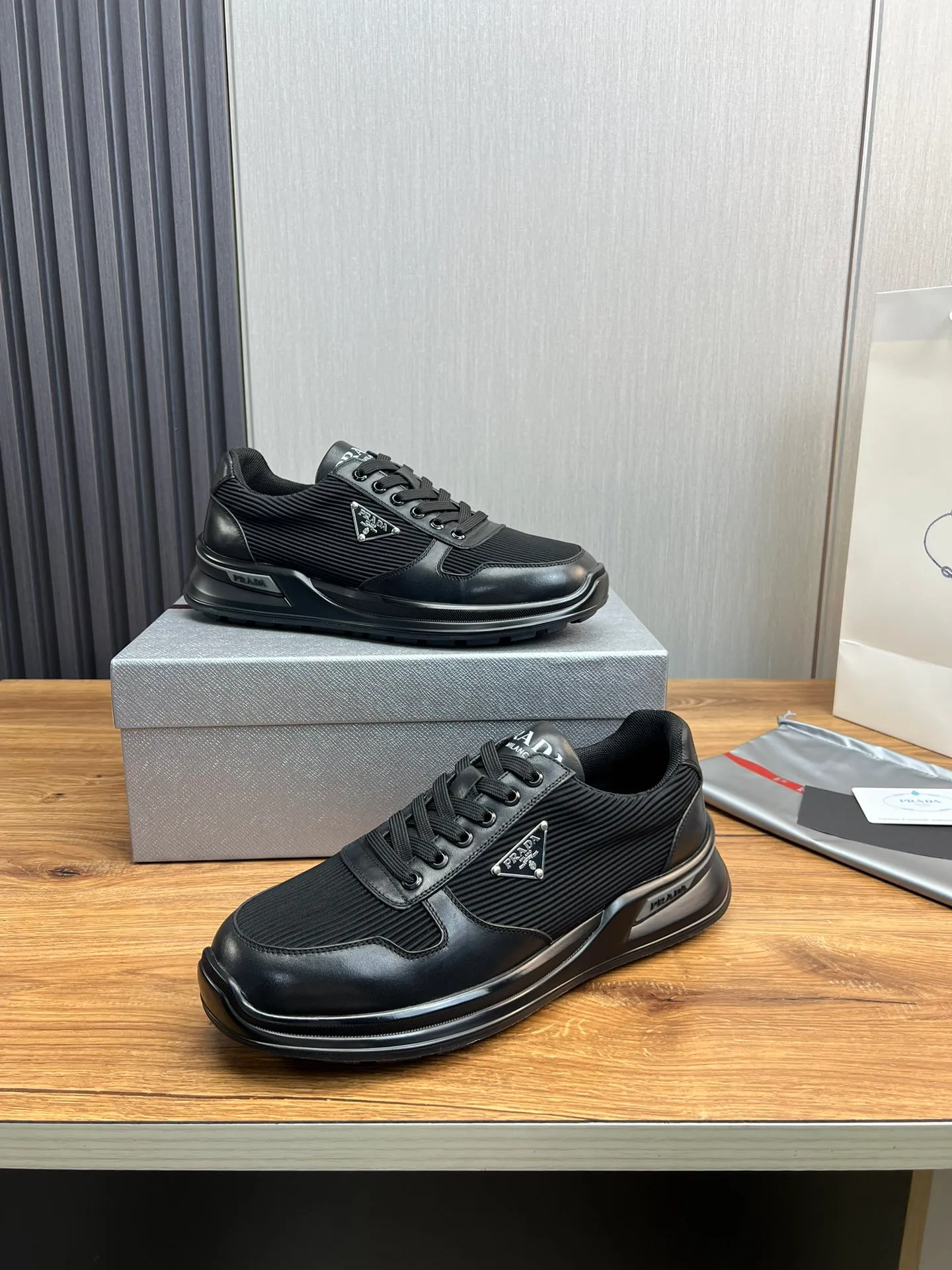 Men's shoes 💰580💰 [PRADA] Men's shoes are popular in the counter, official website is synchronized, 1 high-quality shipment ✔️Original cowhide stitching mesh + cowhide lining, 1🆚1 replica, original original bottom, 38-45 (45 customized, non-refundable)